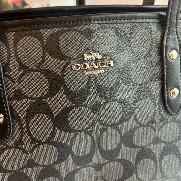 Coach F57842 Signature Drawstring Carryall Shoulder Bag - Picture 11 of 15